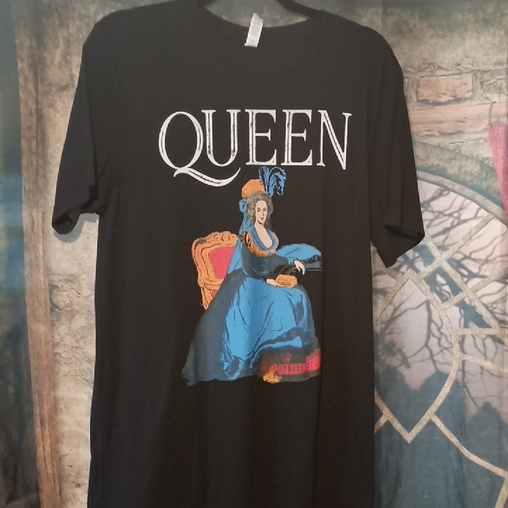 Queen Graphic T-Shirt in Black and Blue
